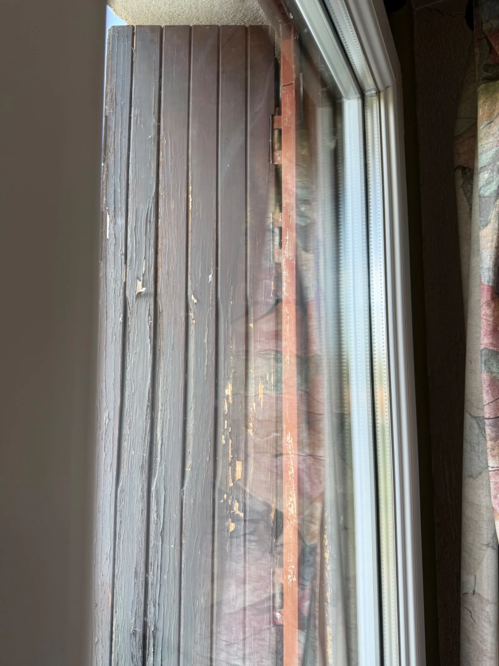 Chantier de vitres réalisé par Oventys à Saint-Hilaire-du-Rosier, photo prise sur place
